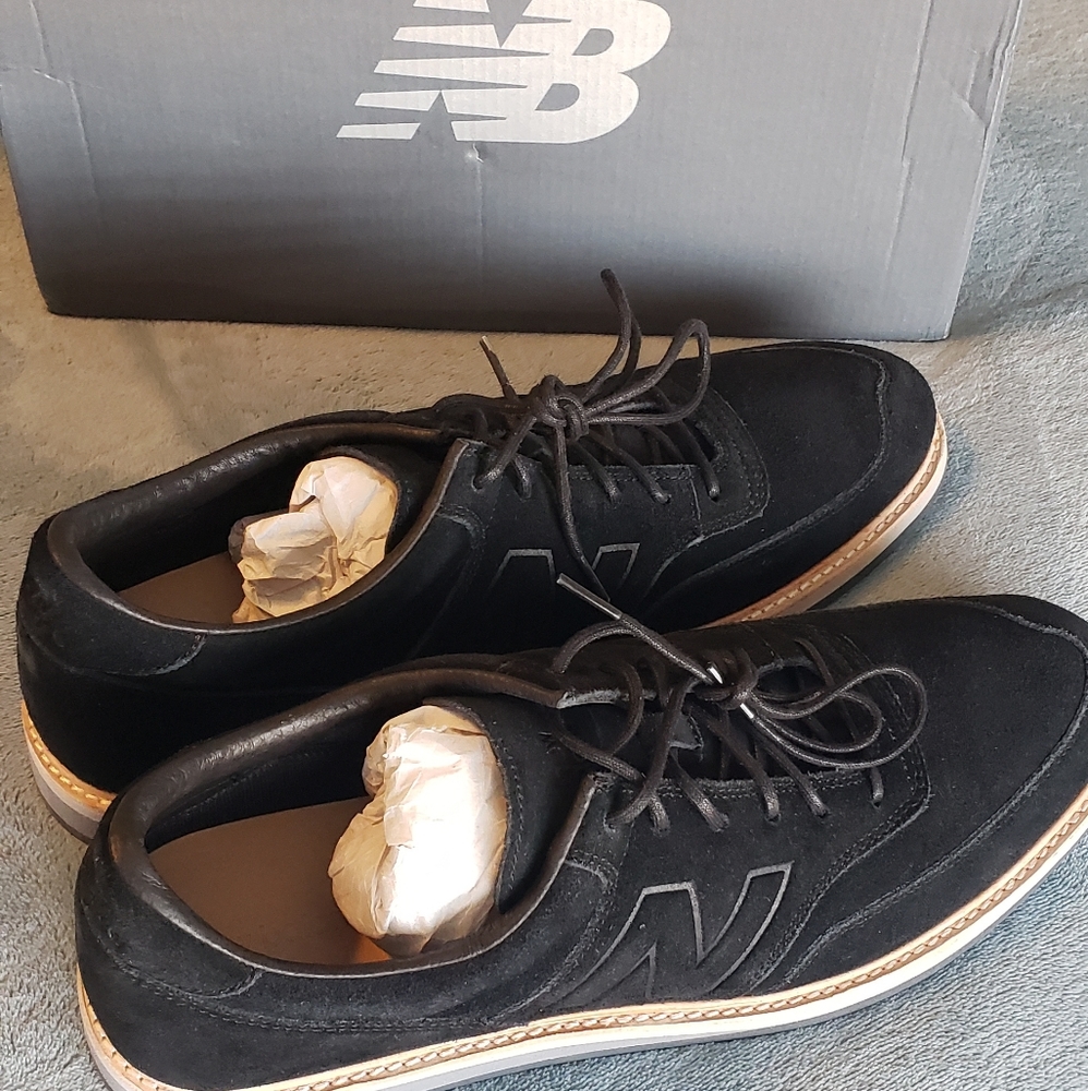 New Balance 1100 V1 Walking Shoe - Black Suede